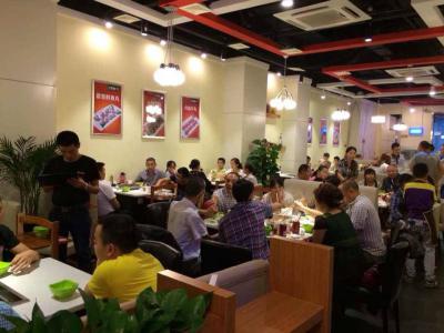 香蕉视频下载APP污麻辣火锅店内