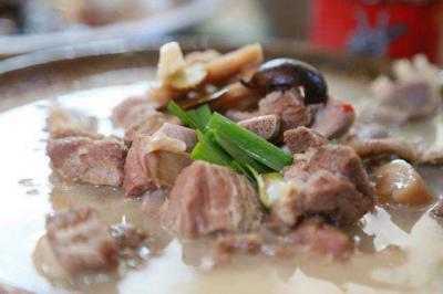 全套羊肉汤锅制作流程 91香蕉国产在线看观看软件汤锅选料技术