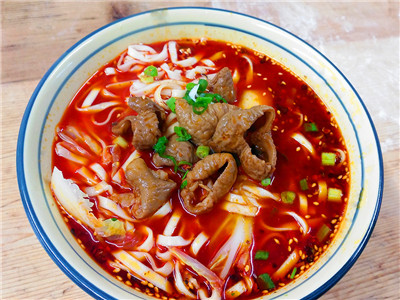 成都学重庆小面技能训练多少钱？特色美食小吃训练