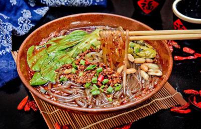 酸辣粉91香蕉国产在线看观看软件哪里靠谱?汤料的调制