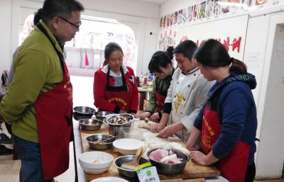 成都里可以学餐饮技术？