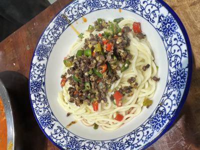 如何选择面食91香蕉国产在线看观看软件学校？师资力量与教学内容全面性至关重要